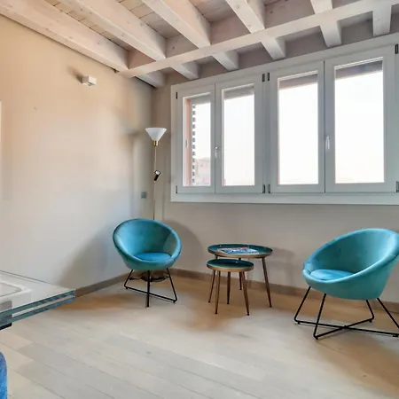 Joivy Elegant With Parking And Balcony Apartment Milan