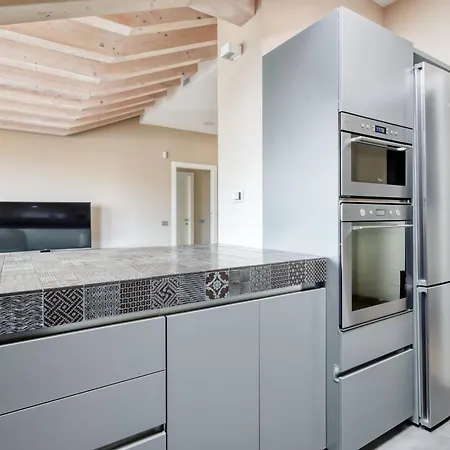 Joivy Elegant With Parking And Balcony Apartment Milan