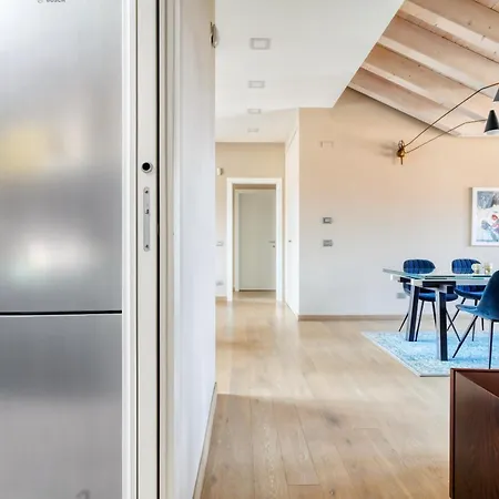 Joivy Elegant With Parking And Balcony Apartment