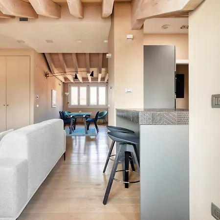 Joivy Elegant With Parking And Balcony * Milan
