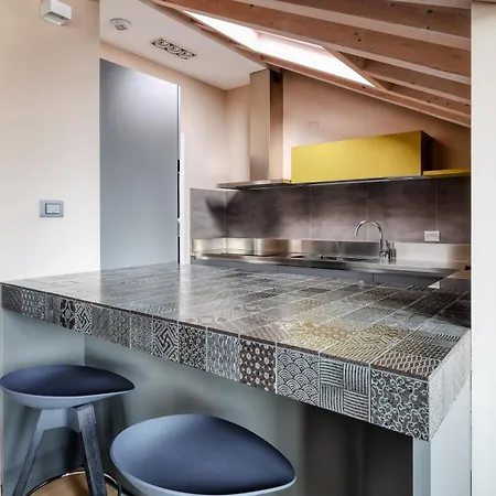 Joivy Elegant With Parking And Balcony Apartment Milan