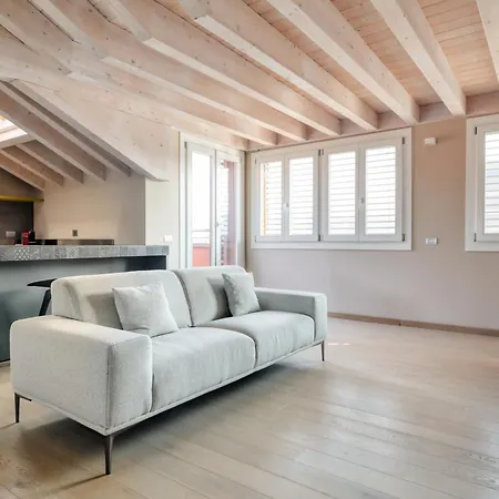 Joivy Elegant With Parking And Balcony Milano