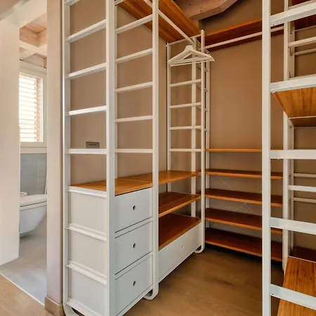 Joivy Elegant With Parking And Balcony Daire